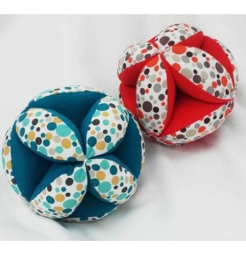 Montessori Fabric Clutch Ball - Baby Sensory Gripping Ball - Wooden Educational Toy
