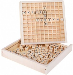 Wooden Word Building Grid & Letter Cubes - Overview of Montessori learning set