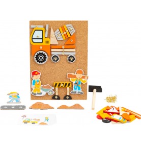 Hammer & Tack Tap-Tap Art Cork Board Playset - Close-up details of natural materials