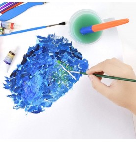 Children's Paintbrush & Sponge Art Set - 10 Pieces - Close-up details of natural materials