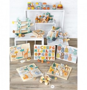 Wooden Safari Animals Inset Chunky Puzzle - Close-up details of natural materials