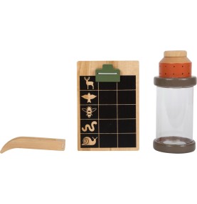 Outdoor Explorer Kit: Fishing Net, Magnifier Jar & Tongs - In-Use Lifestyle View 7