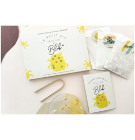Contenu étalé : boîte illustrée, sachets Blob, Agar agar et Miam, pince et mode d'emploi